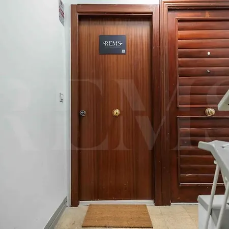 Apartment Elegant In Historic Center By Rems